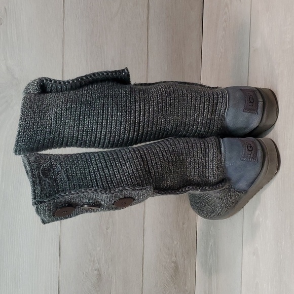 Ugg Australia Women 5819 Sweater Knit Button Boots shoes sz 8 - Picture 6 of 13